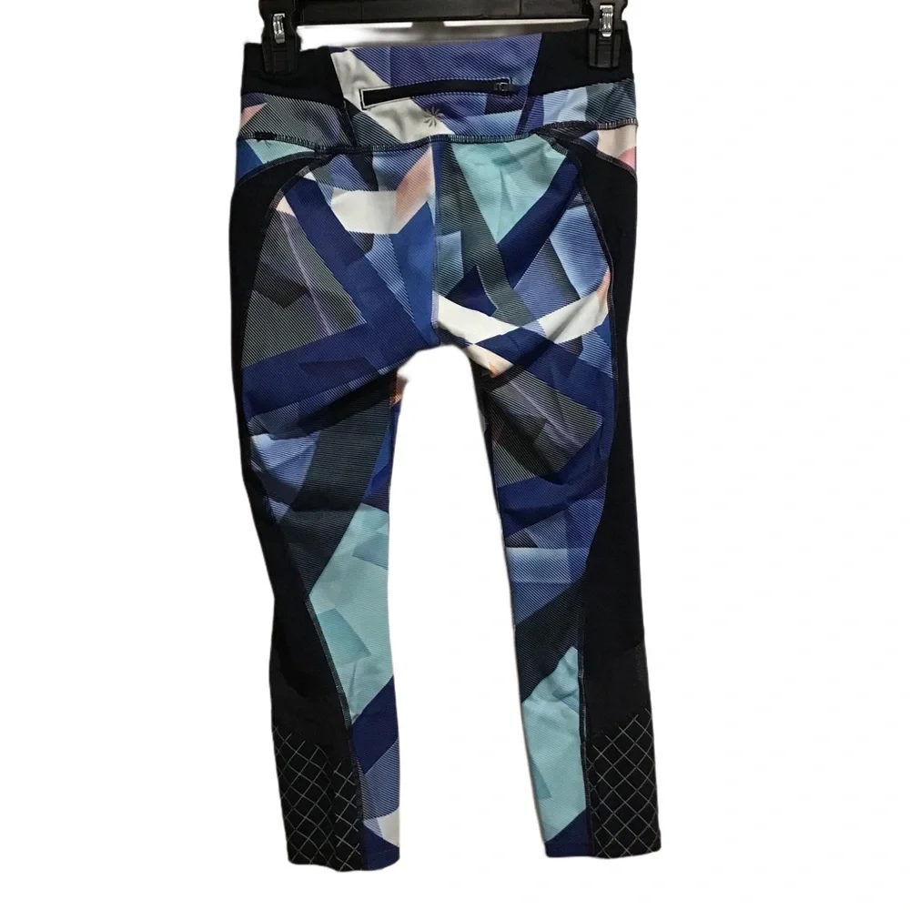 Athleta‎ Electric Geo Sonar Women’s Capri Leggings Multicolor